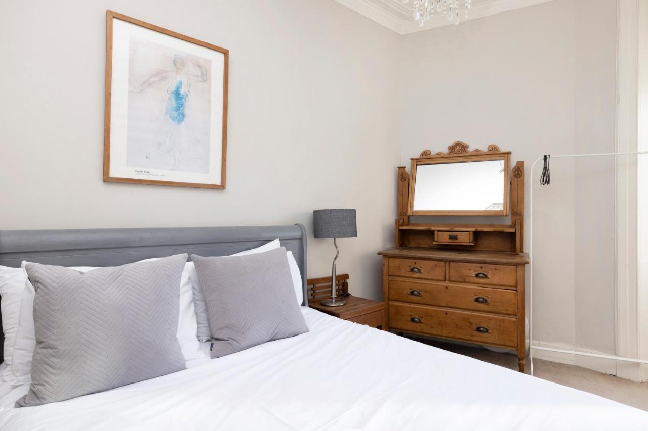 Joivy Old Town 1-Bed Apartment With Stunning Views Εδιμβούργο Εξωτερικό φωτογραφία